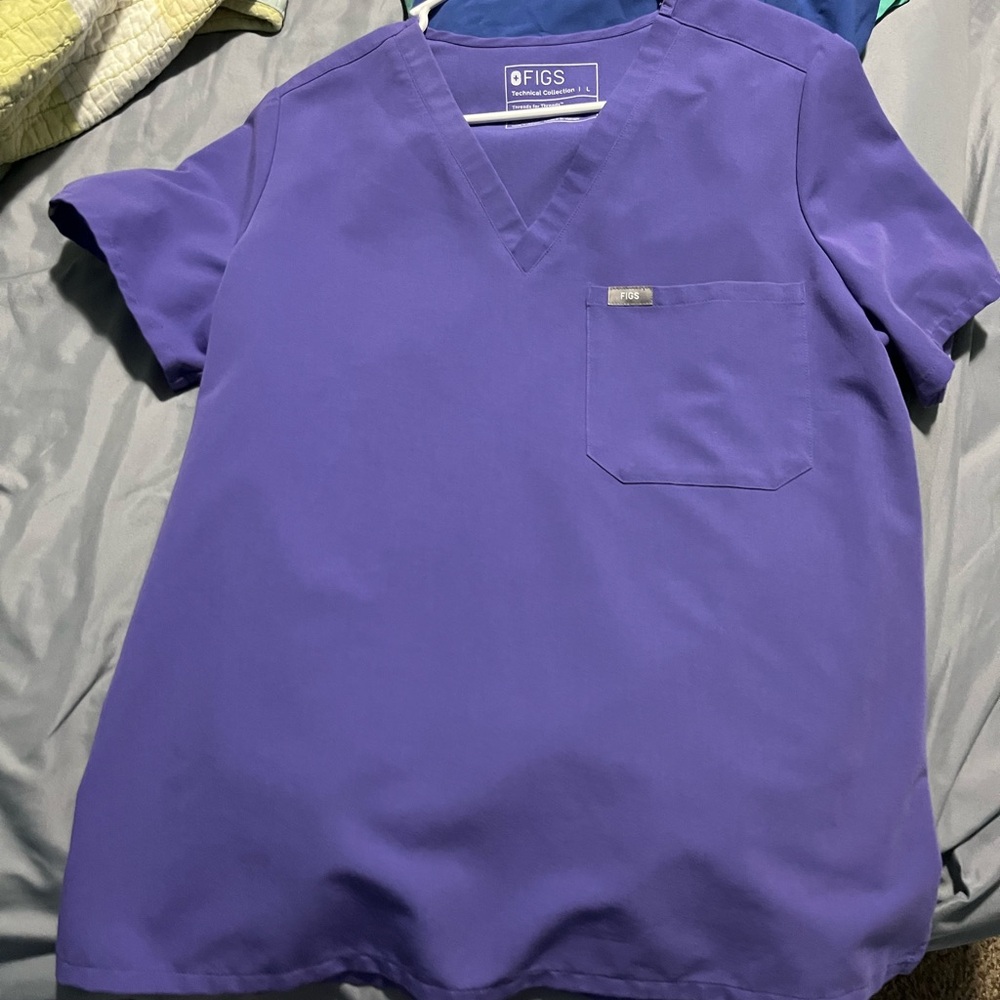 Figs One Pocket Womans Top
